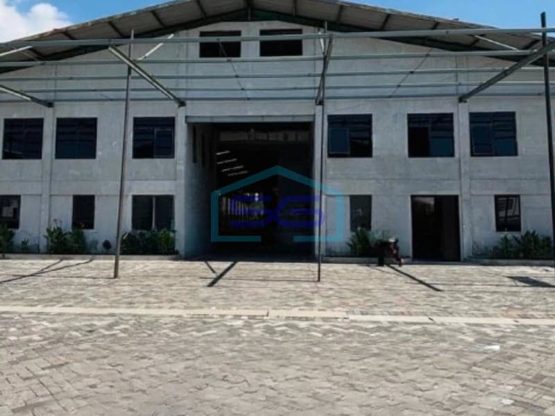 Disewakan Gudang Margomulyo Surabaya 5900m2 dengan 2 Unit Crane!! Kesempatan Langka