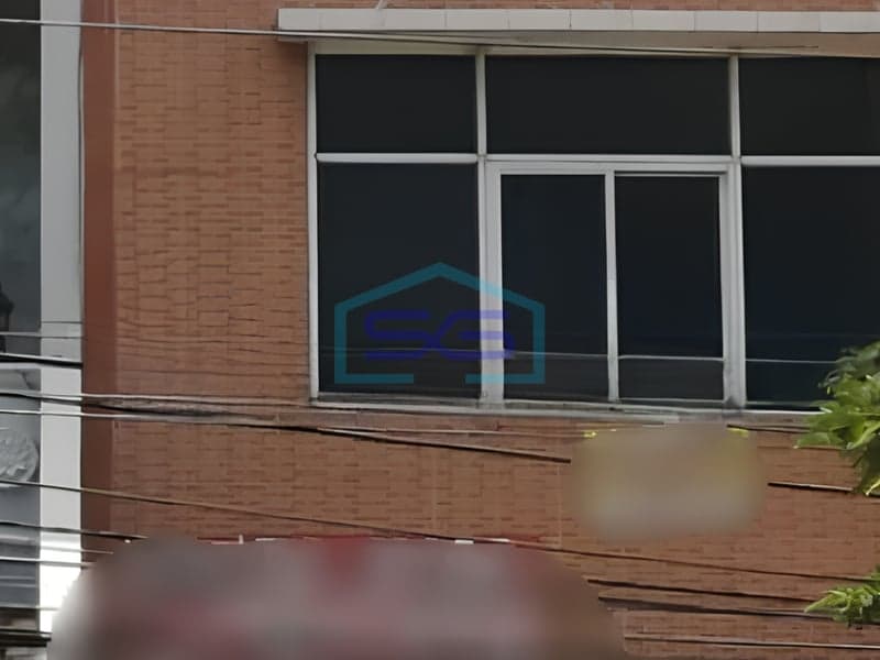 出售：位于雅加达北部Pluit的两层商铺，建筑面积150平方米
