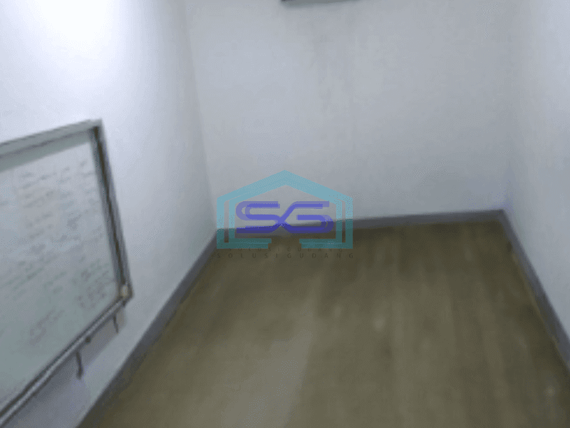 Dijual Gudang di Pinggir Jalan Utama Cipondoh Tangerang Luas Bangunan 1600 m²