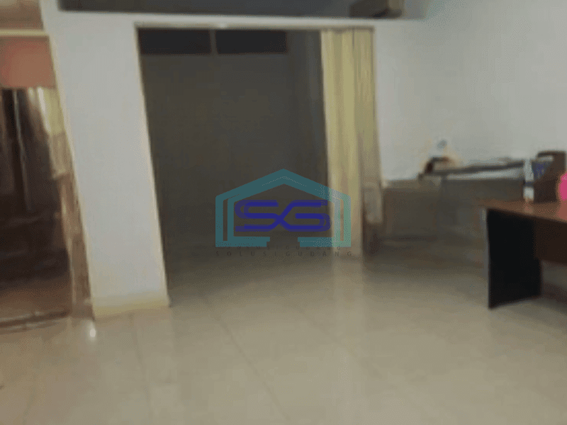 Disewakan Ruko Luas Bangunan  240 m² di Bandengan Jakarta Utara Area Parkir Luas
