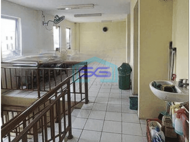 Dijual gudang gandeng 504m2 di Kamal