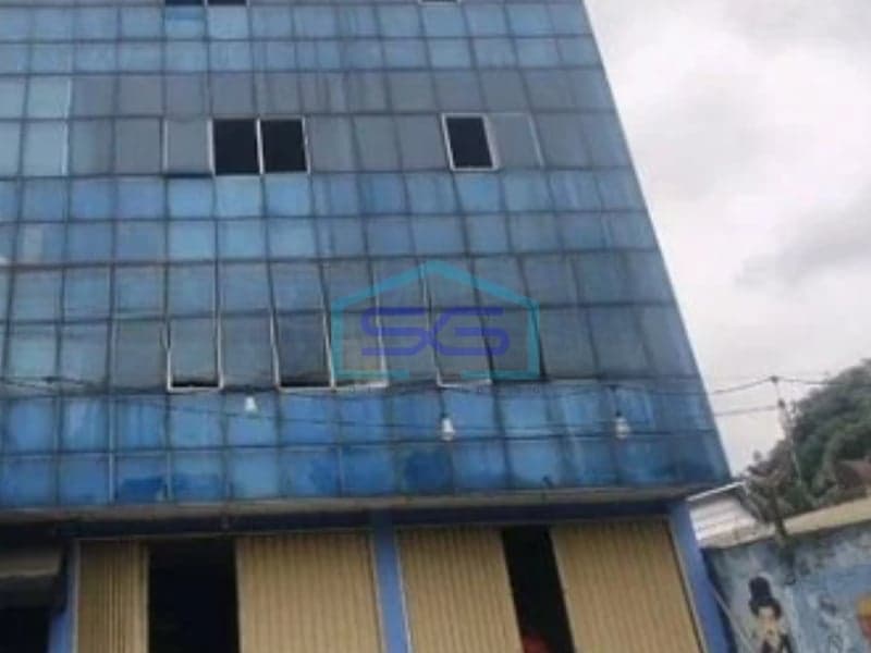 For Rent: Spacious Shophouse Land Area 360 m² Located in West Jakarta