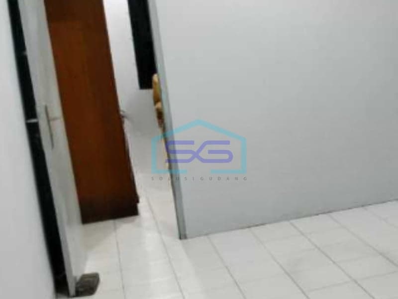 出售：雅加达西部诊卡林3层即时入住商住楼，拥有永久产权