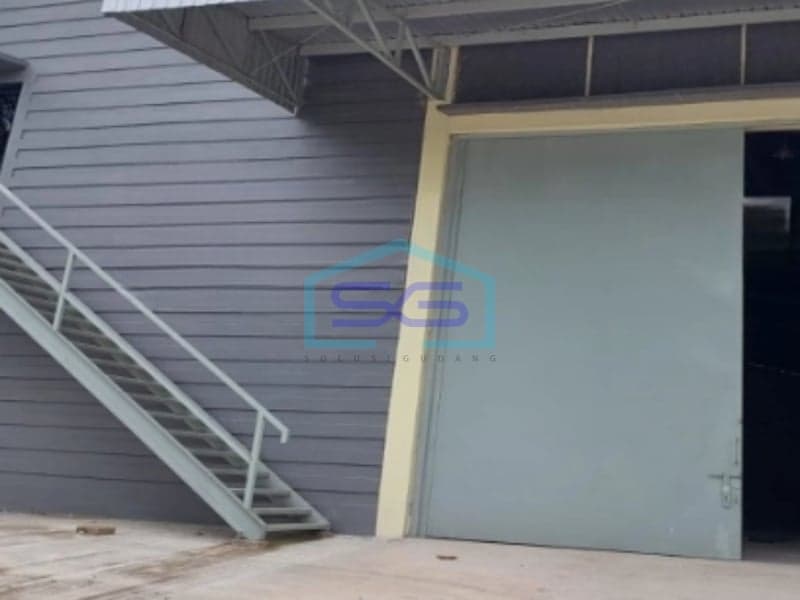 仓库出租，占地面积 1080 平方米，位于南唐格朗的Serpong