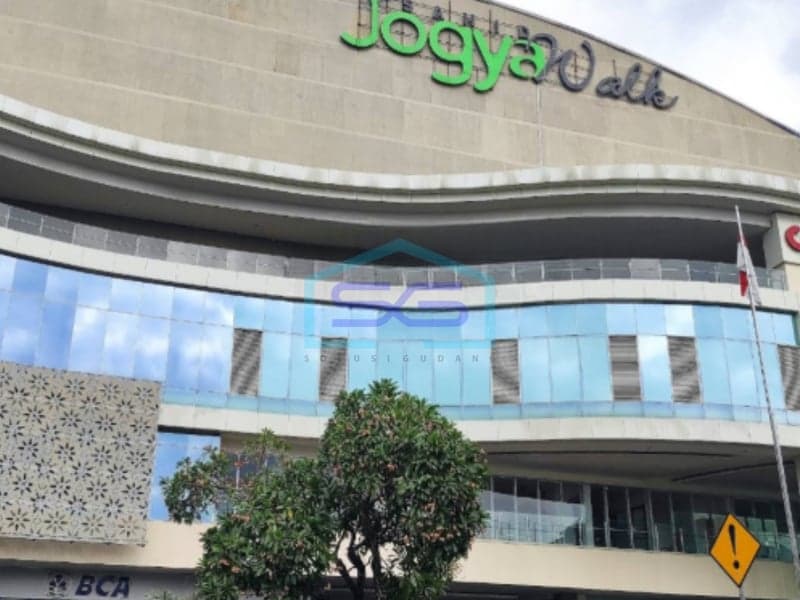 Disewakan Ruang Usaha di Mall, Catur Tunggal, Sleman LT 82 m2