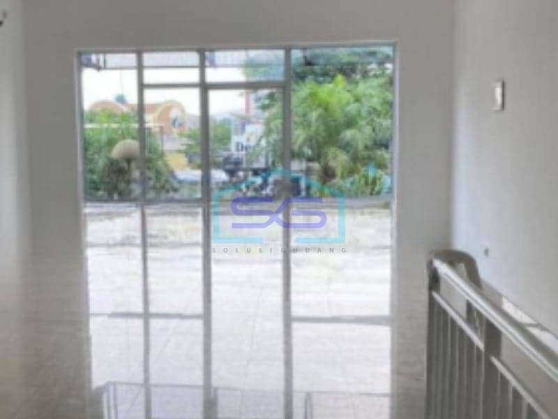 3-Story Shophouse for Rent, Building Area 225 sqm, Flood-Free Location in Tangerang, Banten