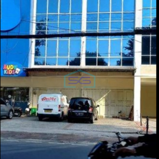 Dijual Ruko 3 Lantai di Pondok Gede Jakarta Timur LB 282m2 Parkiran Luas-1