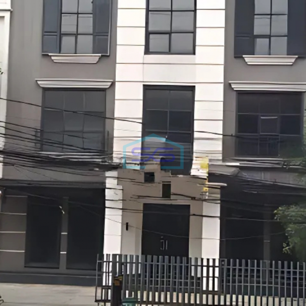 Disewakan Gedung 3 Lantai LB 1300m2 di Jakarta Selatan-1