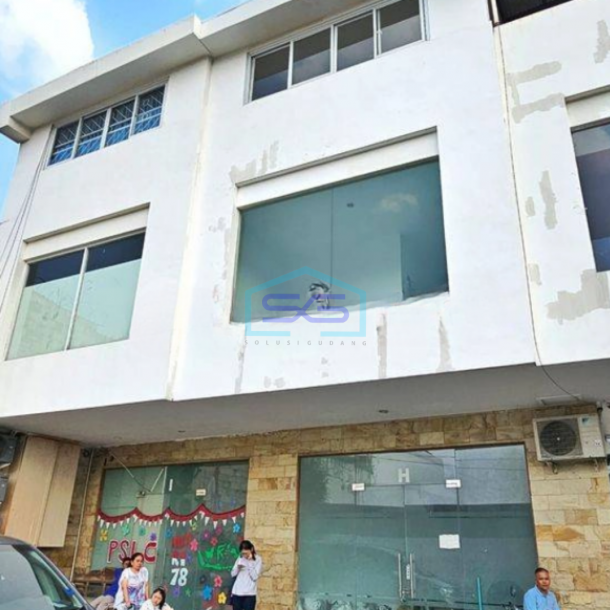 Disewakan Ruko Strategis 3 Lantai di Ampera Kemang Jakarta Selatan LB 150m2-1