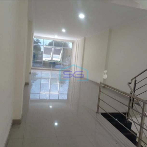 Disewakan Ruko Baru di Pinggir Jalan Raya Pondok Gede Jakarta Timur LB 282m2-2