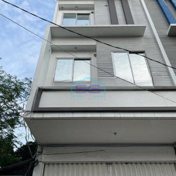 Disewakan Ruko Hoek di Pluit Karang Manis Muara Karang Jakarta Utara LB 220m²-1