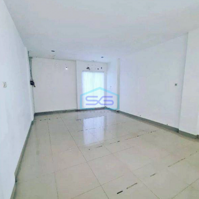 Disewakan Ruko Hoek di Pluit Karang Manis Muara Karang Jakarta Utara LB 220m²