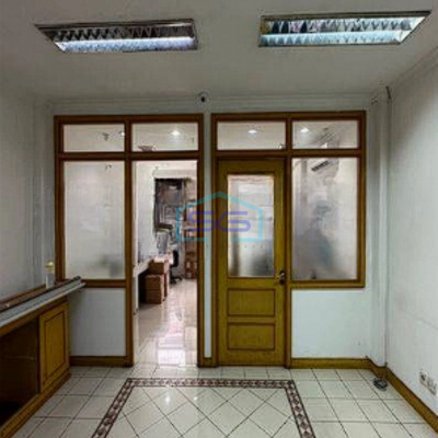 Disewakan Ruko Rapih di ITC Roxy Mas , Cideng Jakarta Pusat Semi Furnished LB 400m2