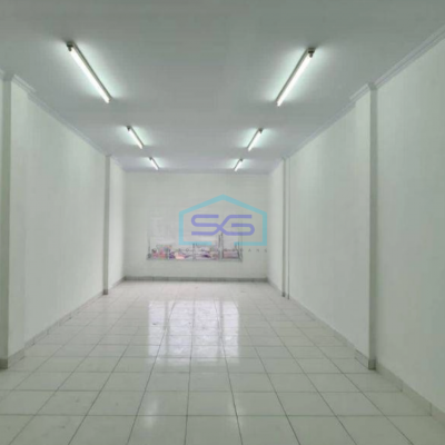 Disewakan Ruko di Duri Kosambi Jakarta Barat Luas Bangunan  200 m²