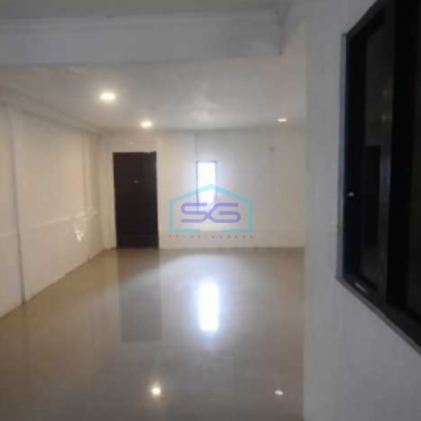 Disewakan Ruko Muara Karang Jakarta Utara Hadap Jalan Raya Luas Bangunan 300m²-1