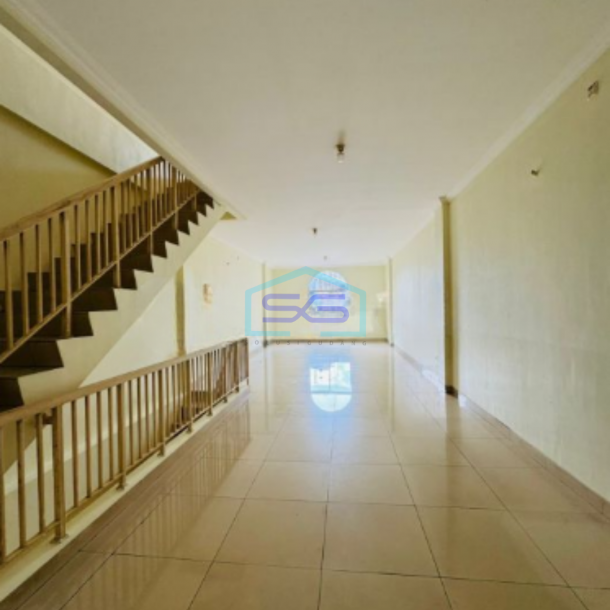 Disewakan Ruko Sentra Niaga Jakarta Barat LB 250m2 Bangunan 3,5 Lantai Siap Huni-1