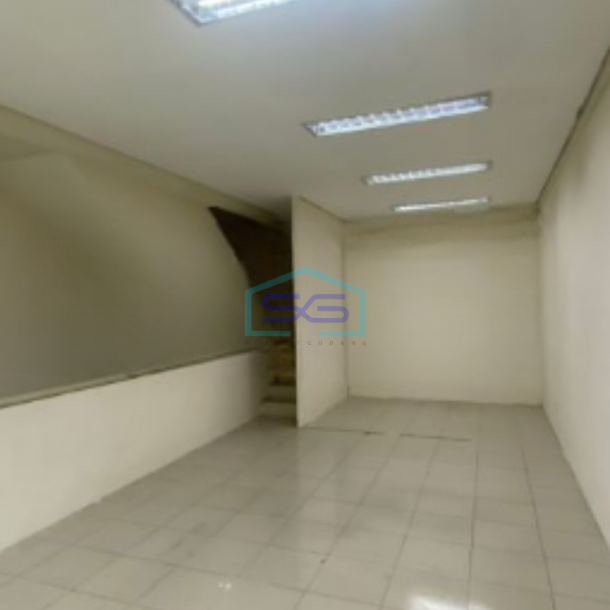 Dijual Ruko Lokasi Strategis Luas Bangunan  290 m²  di Jakarta Selatan-3