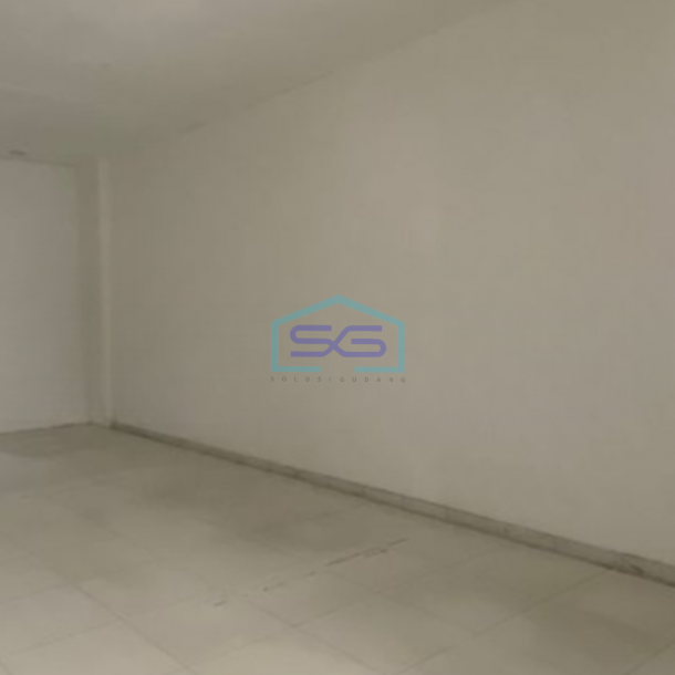 Dijual Ruko Lokasi Strategis Luas Bangunan  290 m²  di Jakarta Selatan-2