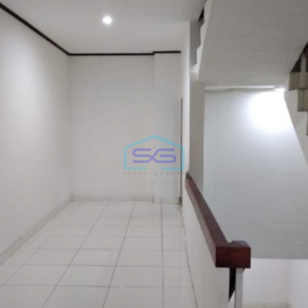 Disewakan Ruko Pinggir Jalan di Jakarta Pusat Luas Bangunan 255 m²-2