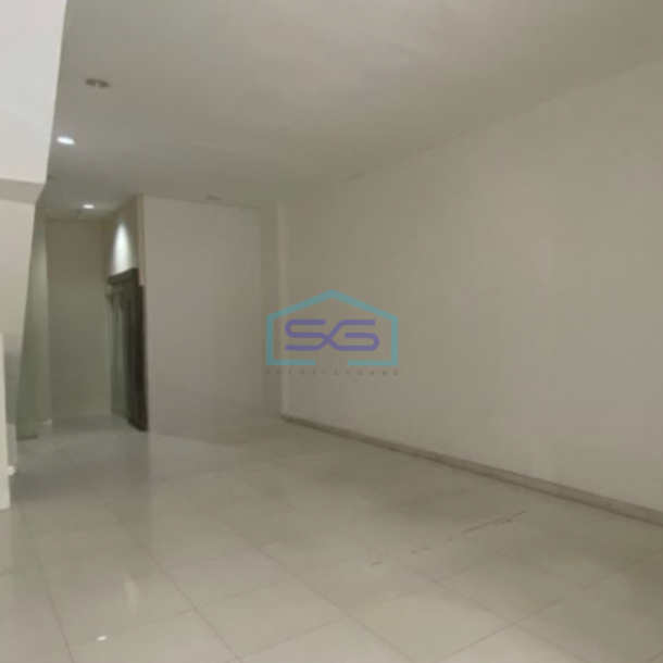 Dijual Ruko Luas Bangunan 290 m² Lokasi Bebas Banjir di Jakarta Selatan-2