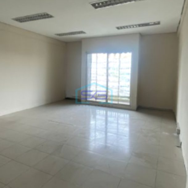 Dijual Ruko Luas Bangunan 290 m² Lokasi Bebas Banjir di Jakarta Selatan-1