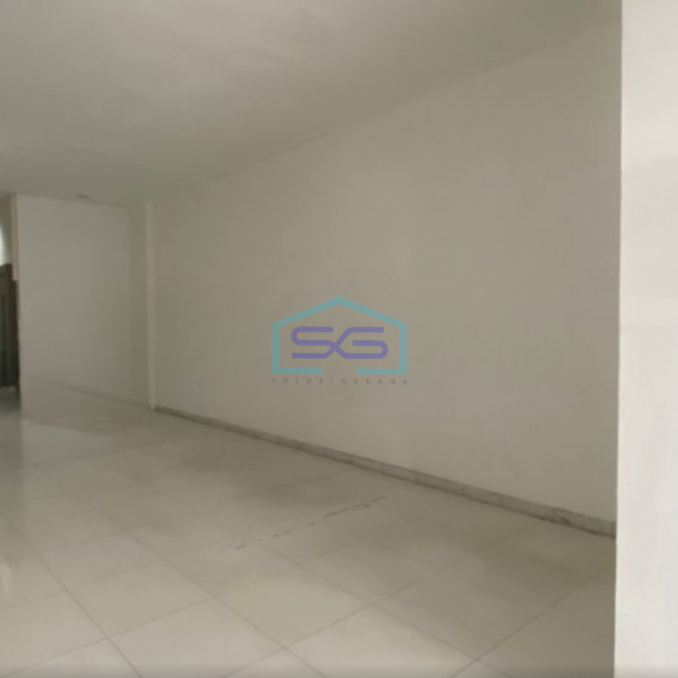 Dijual Ruko Luas Bangunan 290 m² Lokasi Bebas Banjir di Jakarta Selatan Siap Huni-3