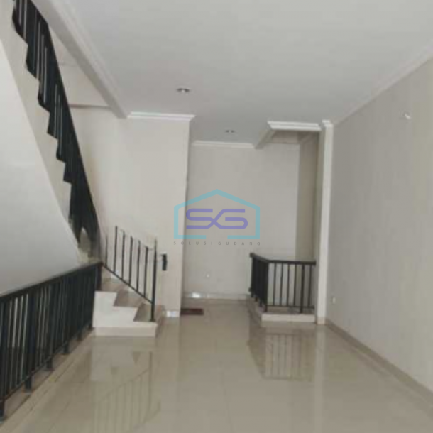 Disewakan Gudang Luas Bangunan 250 m² Lokasi Bebas Banjir di Jakarta Barat-3