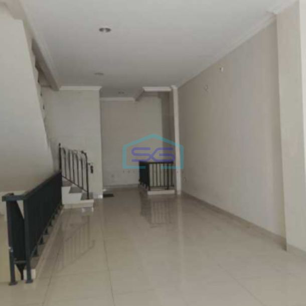 Disewakan Gudang Luas Bangunan 250 m² Lokasi Bebas Banjir di Jakarta Barat-2