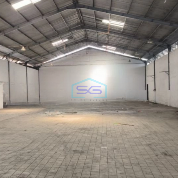 Disewakan Gudang Luas Tanah 1100 m² Lokasi Bebas Banjir Siap Huni di Tangerang-3