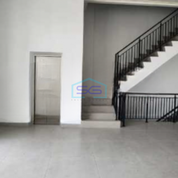 Disewakan Ruko Luas Tanah 120 m² Lokasi Bebas Banjir di Jakarta Utara-1