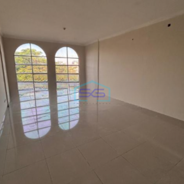 Dijual Ruko Luas Bangunan  236 m² Lokasi Siap Huni di Jakarta Barat-3