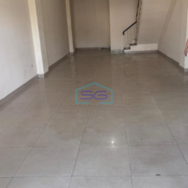 Dijual Ruko Luas Bangunan  236 m² Lokasi Siap Huni di Jakarta Barat-1