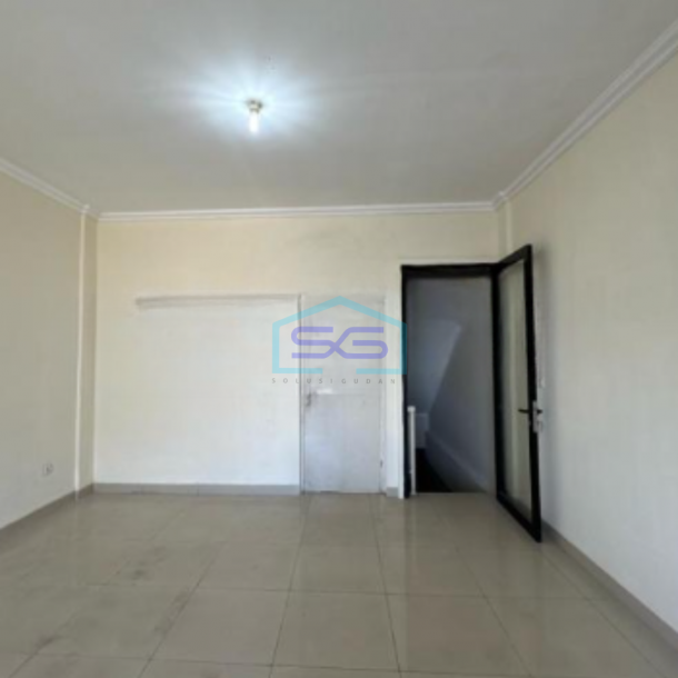 Dijual Ruko Siap Huni Lokasi Bebas Banjir di Jakarta Barat Luas Bangunan  200 m²-1