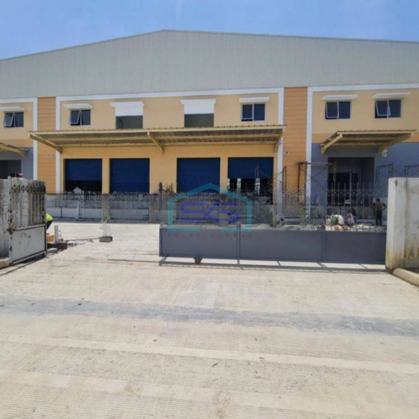 Disewakan Gudang di Lippo Cikarang Luas Bangunan  1044 m²-2