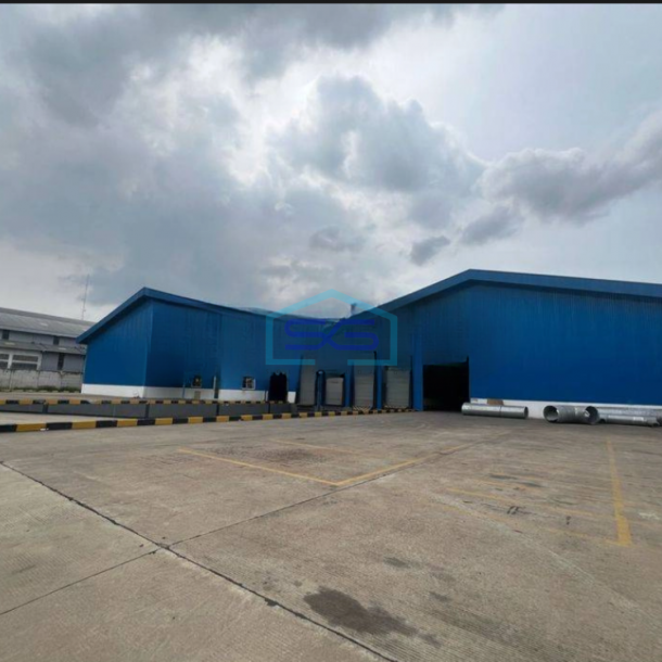 Disewakan Pabrik di Lippo Cikarang Luas Bangunan 5980 m²-1