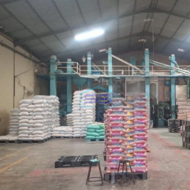 Dijual Gudang Ada Kantor Luas Bangunan  800 m²  Lokasi Benowo Surabaya-2