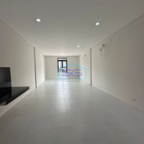 Disewakan Ruko 3 Lantai Luas Bangunan 204 m² Lokasi di Wiyung Surabaya-1