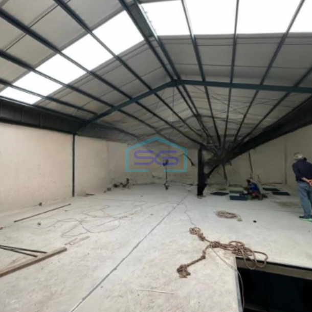 Disewakan Gudang Ada Lift Barang Luas Tanah  360 m² di Daan Mogot Tangerang-2