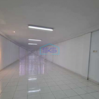 Disewakan Ruko Luas Bangunan  300 m² Lokasi Tanjung Duren Jakarta Barat