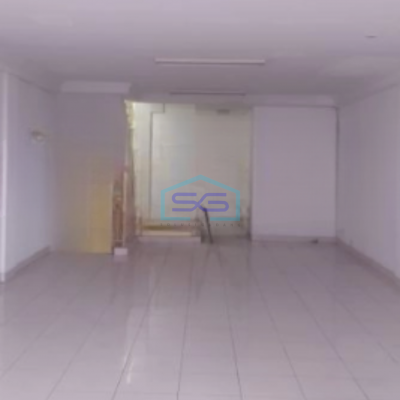 Disewakan Ruko Luas Bangunan 300 m² Lokasi Tanjung Duren Jakarta Barat