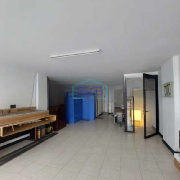 Disewakan Ruko Lokasi Startegis Luas Bangunan 300 m² Lokasi Tanjung Duren Jakarta Barat-1