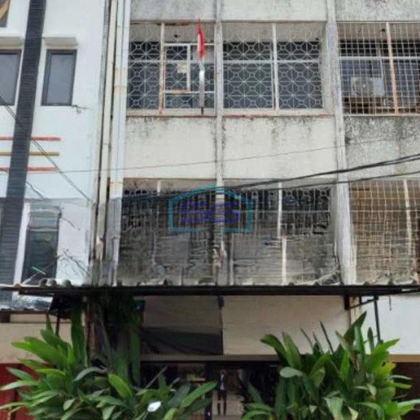 Dijual Ruko 3 Lantai Luas Bangunan 270 m² Lokasi Tanjung Duren Jakarta Barat-4