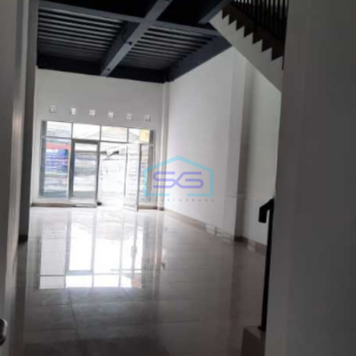 Disewakan Ruko 3 Lantai Luas Bangunan 195 m² di Tangerang