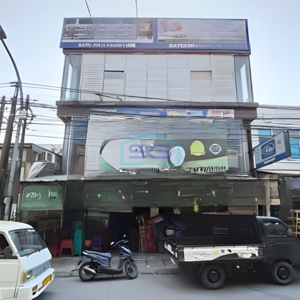 Disewakan Ruko 3 Lantai Luas Tanah  300 m² di Ciputat Tangerang Selatan-1