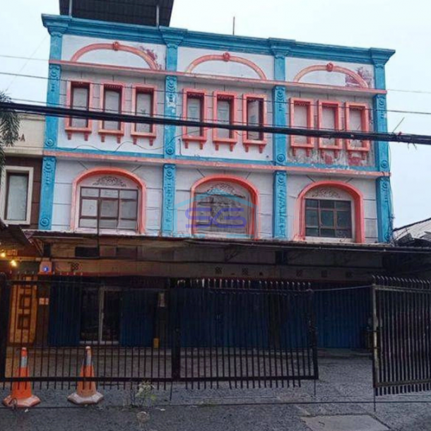 Disewakan Ruko 3 + 1 Kantor di Pondok Indah Jakarta Selatan LT 600m2-1