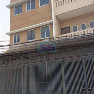 Disewakan Ruko Gandeng 3 Baru, Bebas Banjir, Jalan Utama Kapuk Kamal Jakarta Barat