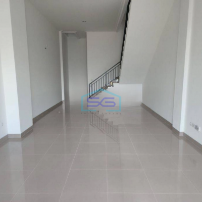 Dijual Murah Ruko La Riviera Boulevard Jakarta Utara 3 Lantai LB 202m2