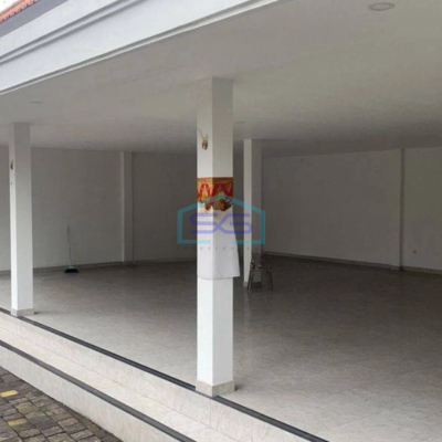 Disewakan Ruko di Jalan Utama Pererenan Bandung Luas Bangunan 150 m²