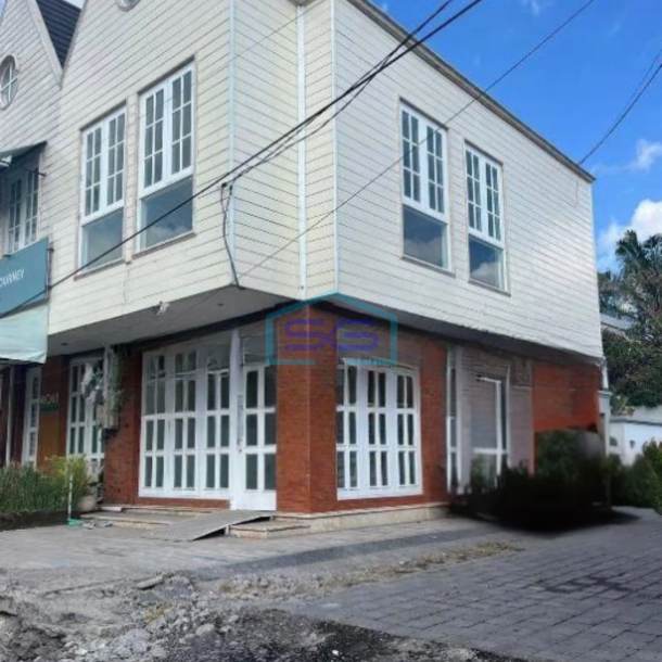 Disewakan Ruko 2 Lantai di Kerobokan Badung Bali Luas Bangunan  180 m²-1