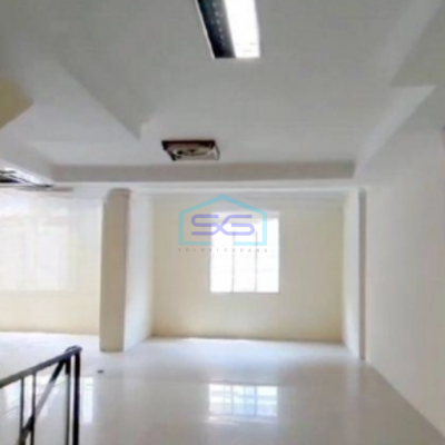 Disewakan Ruko Greenlake City Jakarta Barat  Hadap Jalan Utama Siap Pakai